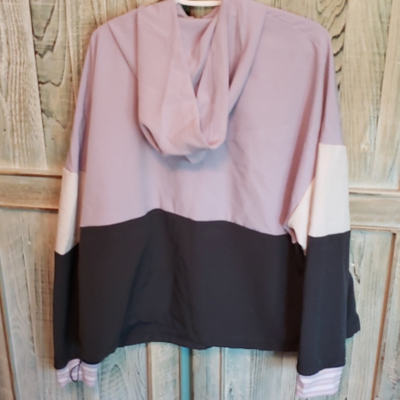 Workout type jacket - Picture 2 of 3